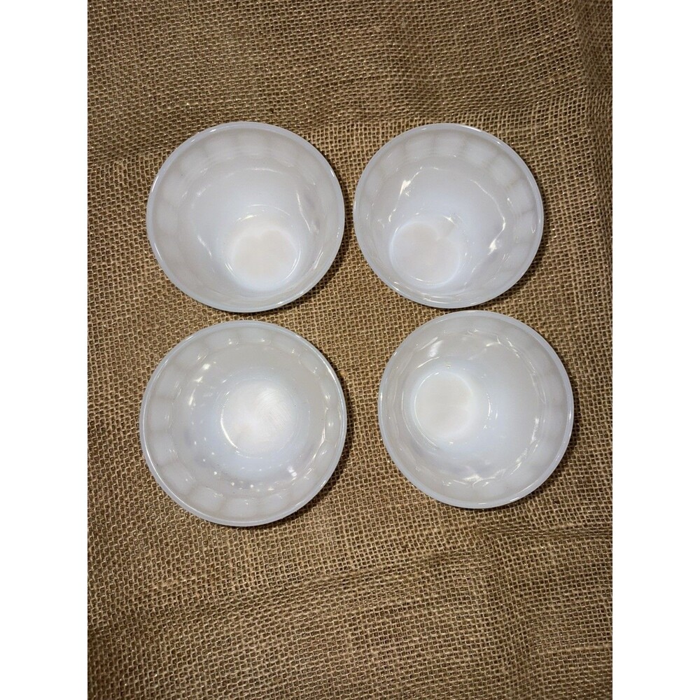 1970s Milk Glass Custard Cups Ramekins By Dynaware  Set of 4 Daisy Termeroeisa - Picture 3 of 4